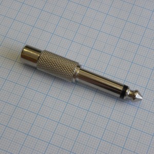 AD TS штекер 6,3 - RCA гнездо металл, моно штекер 6.3 - гнездо RCA металлический корпус