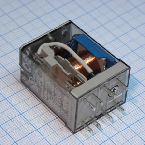 55.32.9.024.0000, Миниатюрное универсальное электромеханическое реле; монтаж в розетку; 2CO 10A; контакты AgNi; катушка 24В DC; степень защиты RTI; опции: нет