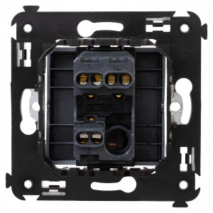 Переключатель одноклавишный в стену, 