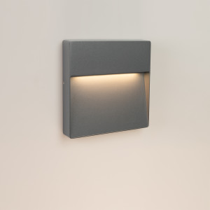 Светильник LGD-TRACE-S215x215-8W Warm3000 (GR, 60 deg, 230V) 029958, Светодиодный накладной квадратный светильник для стен, лестниц, 8Вт. Цвет ТЕПЛЫЙ БЕЛЫЙ 3000K, св.поток 300лм, CRI(Ra)>80, угол 60°, асимметричный свет. Размер 215x215x36мм. Влагозащищенный корпус IP65, алюминий серого цвета. Питание AC230V, 8Вт,