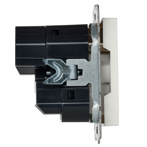 Розетка BRITE РЮш11-1-БрБ 16А с USB A+C 18Вт с заземл. защ. шторки бел. BR-R14-16-U22-018-K01