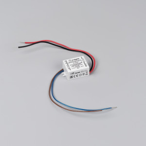 Блок питания ARPJ-SP-38160-PFC-TRIAC-MINI (6W, 19-38V, 160mA) 047585, Диммируемый источник тока по стандарту TRIAC с гальванической развязкой для светильников и мощных светодиодов. Входное напряжение 220-240 VAC. Выходные параметры: 19-38 В, 160 mА, 6 Вт. Встроенный PFC >0,9. Герметичный пластиковый корпус IP 65.