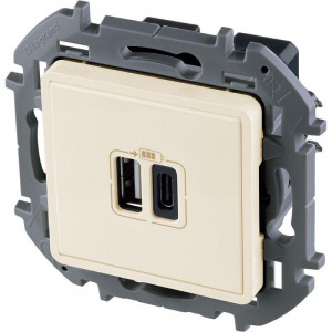 Зарядное устройство с двумя USB разьемами A C 240В/5В 3000мА INSPIRIA слоновая кость 673761