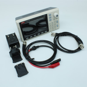 UTG932E, Двухканальный генератор сигналов 30 МГц с русским интерфейсом