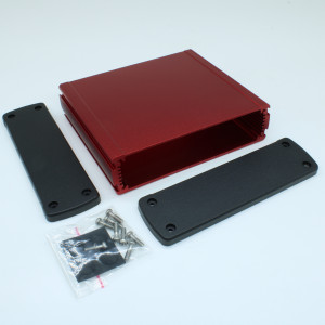 ALUG706RD120, Алюминиевый красный корпус с черными торцевыми панелями
