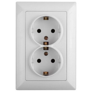 4-205-01 Розетка 2X2P+E Schuko, 16А-250В, СУ, Solo, белый (10/100/1400) Б0043333