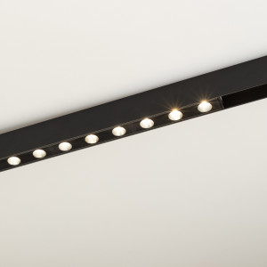 Светильник MAG-DOTS-25-L600-18W Day4000 (BK, 30 deg, 24V) 033236, Светильник для магнитных треков шириной 25 мм, 18 Вт. Цвет свечения ДНЕВНОЙ 4000K, световой поток 1050лм, угол 30°, CRI>90. Корпус прямоугольный, металл, цвет черный, IP20. Размеры LxWxH 604x20x25мм. Входное напряжение DC24V, мощность 18 Вт.