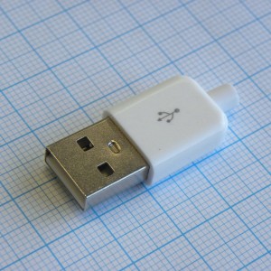 USB AM белый пластиковый кожух, Разъем USB тип А,  вилка на кабель с белым кожухом