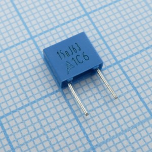 B32529C0153J000, Конденсатор металлоплёночный полиэтилентерефталатный 0.015мкФ 63В ±5% (7.3х2.5х6.5мм) шаг выводов 5мм 125°С автомобильного применения россыпь