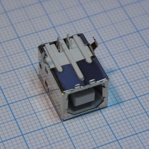L-KLS1-151-W, Разъем USB тип B розетка на плату белая,  угловая