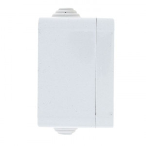 Прага Розетка 1-местная 16А с заземлением IP44 белая EKR16-028-10-44