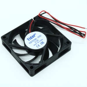 RQD 7015MS 12VDC, Вентилятор 12В 70x70х15мм, 2000 об/мин., 37.8м3/час, 25.5дБ, подшипник скольжения, тип вывода - провод