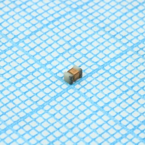 B82498B3181J000, Катушка индуктивности SMD общего назначения проволочная 0.18мкГн ±5% 100МГц 35Q-добротность керамика 0.26A 0.47Ом 0805 лента на катушке