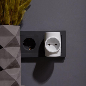 Разветвитель 3-м без заземл. 6-10А 220В евростандарт 11-1068