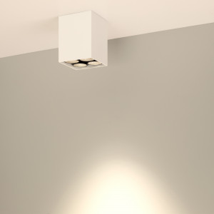 Светильник SP-ORIENT-SURFACE-TC-S65x65-10W Warm3000 (BK, 30 deg, 230V) 031857, Накладной интерьерный светильник. Мощность 10 Вт, св. поток 634 лм, 64 лм/Вт, теплый 3000 K, CRI>98, угол 30°, напряжение питания 230 В. Черный квадратный корпус из алюминия, степень защиты IP20. Размер: длина 65 мм, ширина 65 мм, высота 85 мм. Монтаж нак