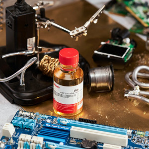 Флюс СКФ 100мл., Флюс для пайки REXANT, СКФ (спирто-канифольный), 100 мл, флакон