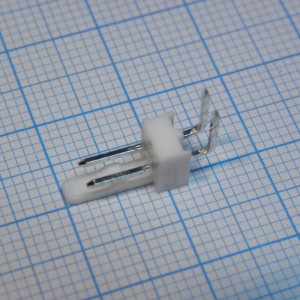 22057028, Разъем типа провод-плата, вилка угловая, шаг 2.54 мм, 2 контакта  Серия KK 7395