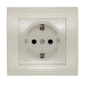 Розетка 1-м СП Бриллиант 16А IP20 с заземл. защ. шторки сл. кость 7948851