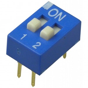 DS-02BBU-G, DIP переключатель 2 группы синий монтаж в отверстие шаг 2.54мм 0.025А 24В с выступающим движком (аналог SWD 1-2 ВДМ 1-2)