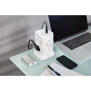 DOMINIC Удлинитель У08K 8 мест 2P+PE 1,5м 3х1,0мм2 16А/250В USB A+C 20Вт белый IEK DN-YP30-16-08-01-ZKU-K01