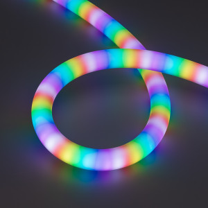 Лента герметичная SPI MOONLIGHT-BLACK-SIDE-G180-D25mm 12V RGB-PX2 (21.6 W/m, IP65, 5m, wire x1) 044974, Гибкая герметичная лента SPI (WS2815) (неон серии MOONLIGHT BLACK) чёрного цвета, сечение 25х25 мм. Светодиоды SMD 3838 180 шт/м. Цвет свечения RGB, угол излучения 360°. Мощность 21.6 Вт/м, питание 12 В. Класс пылевлагозащиты IP65. Размеры 5000х25х25 мм.