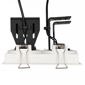 Светильник CL-SIMPLE-S148x80-2x9W Day4000 (WH, 45 deg) 028150, Встраиваемый поворотный светильник для потолка. Мощность 2x9W, цвет ДНЕВНОЙ 4000K, св.поток 1260лм, угол 45°, RA>90. Корпус прямоугольный белый. Питание AC180-240V. Размеры LxWxH 148x80x90мм. Установка в отверстие 140x70мм.