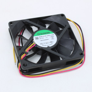 EE80151S1-000U-G99, Вентилятор аксиальный постоянного тока 12В, 80x80x15 мм, 0.163 А, подшипник скольжения, подключение-провод, уровень шума 34.7 дБа, воздушный поток 62.86 куб.м/ч, 3000 об/мин, мощность 1.96 Вт