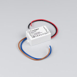 Блок питания ARJ-KE50350 (18W, 350mA, PFC) 027594, Источник тока с гальванической развязкой для светильников и мощных светодиодов. Входное напряжение 220-240 VAC. Выходные параметры: 36-50 В, 350 mА, 18 Вт. Встроенный PFC >0.92. Негерметичный пластиковый корпус IP 44. Габаритные размеры длина 68 мм, ширин