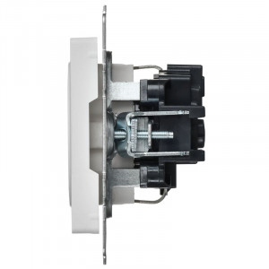 BRITE Розетка 1-местная с заземлением с защитными шторками 16А РС14-1-0-БрАБ арктический белый IEK BR-R14-16-K91