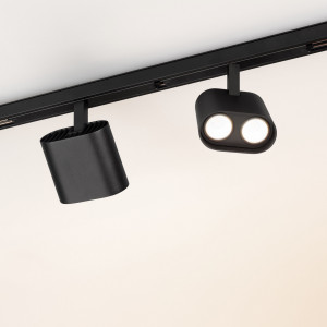 Светильник MAG-ORIENT-BLUM-12W Day4000 (BK, 40 deg, 48V) 035981, Светильник для магнитных треков MAG-ORIENT шириной 26 мм. Мощность 12 Вт, св. поток 900лм, 75 лм/Вт, дневной 4000 K, CRI>90, угол 40°, напряжение питания 48 В. Черный фигурный корпус из металл, экран поликарбонат, степень защиты IP20.Размеры LxWxH 204x89x