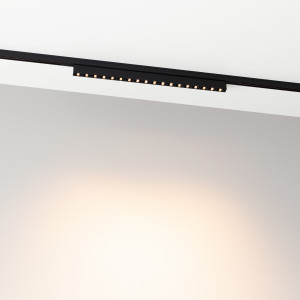 Светильник MAG-MICROCOSM-LASER-L300-15W Warm3000 (BK, 30 deg, 24V) 043275, Светильник для магнитных треков MAG-MICROCOSM шириной 11 мм. Мощность 15 Вт, св. поток 650 лм, 43 лм/Вт, теплый 3000 K, CRI>90, угол 30°, напряжение питания 24 В. Черный прямоугольный корпус из алюминия, экран поликарбонат, степень защиты IP20. Размер: дл