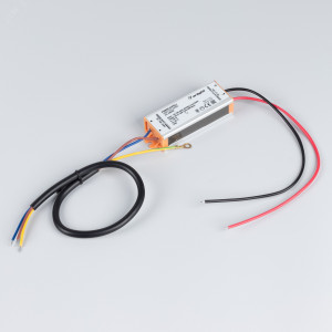 Трек LGD-2TR-TRACK-2000-BK (C) 022772, 2м черный глянцевый трек (шина) для однофазных трековых светильников, 2 провода. Коннектор питания и заглушка приобретаются отдельно. При использовании с треками и аксессуарами другой серии возможно отличие по цвету.