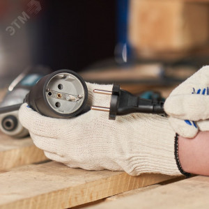 Вилка угловая влагозащ. с кольцом с/з 16А IP44 каучук 111-002