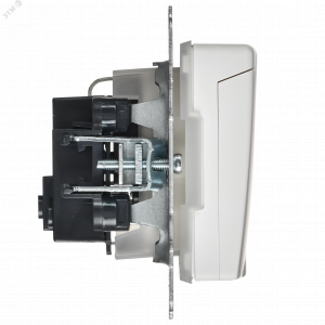 BRITE Розетка 1-местная с заземлением с защитными шторками и крышкой 16А IP44 РСбш10-3-44-БрАБ арктический белый IEK BR-R16-16-44-K91