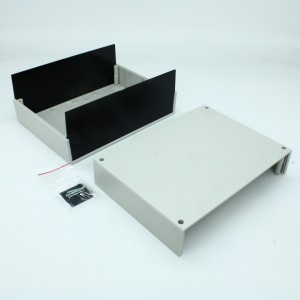 G749, Пластиковый корпус