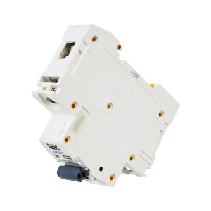 Выключатель автоматический модульный 1п C 32А M06N ARMAT IEK AR-M06N-1-C032