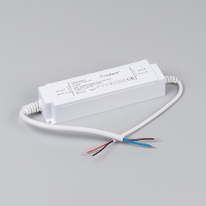 Блок питания ARPJ-SP-114350-PFC (40W, 57-114V, 0.35A) 037889, Источник тока с гальванической развязкой для светильников и мощных светодиодов. Входное напряжение 220-240 VAC. Выходные параметры: 57-114 В, 350 mА, 40 Вт. Встроенный PFC >0.9. Герметичный пластиковый корпус IP 67. Габаритные размеры длина 150 мм, ширина