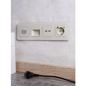 Розетка BRITE РЮш11-1-БрКр 16А с USB A+C 18Вт с заземл. защ. шторки беж. BR-R14-16-U22-018-K10