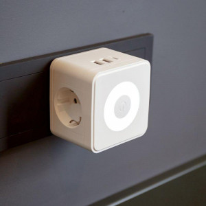 Двойник электрический Куб 16А с/з+2хUSB-A 2.4А+USB Type-C 3А с ночной подсветкой бел. 11-1251