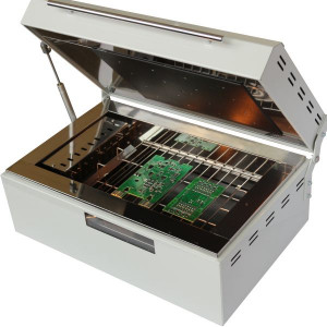 Печь конвекционного оплавления Магистр-ПКО-02, предназначена для пайки печатных плат в условиях единичного и мелкосерийного производства, а также пайки опытных образцов. Максимальный размер платы 320х230мм