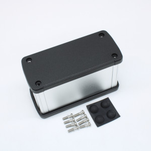 ALUG705SR060, Алюминиевый серебряный корпус с черными торцевыми панелями