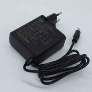 NGE45E05-P1J, AC-DC, 28.1Вт, сетевой адаптер, выход 5В/5.63А, вход 80...264В AC, 47...63 Гц, изоляция 4000B DC, 2xMOPP, 62x30*x65мм, -30...+70C, евровилка, выходной разъем 11мм, диам. 5.5х2.1мм