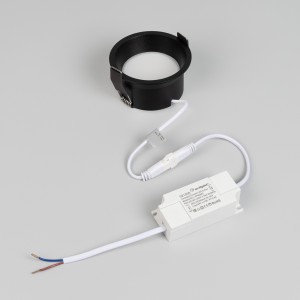 Светильник MS-BREEZE-BUILT-R82-9W Day4000 (BK, 80 deg, 230V) 035610, Встраиваемый светильник даунлайт. Мощность 9 Вт, св. поток 500 лм, 56 лм/Вт, дневной 4000 K, CRI>90, угол 80°, напряжение питания 230 В. Чёрный круглый корпус из алюминия, степень защиты IP20. Размер: диаметр 82 мм, высота 46 мм. Монтаж встраиваемый, уста