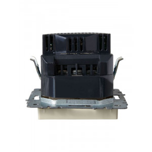 Розетка BRITE РЮш11-1-БрКр 16А с USB A+C 18Вт с заземл. защ. шторки беж. BR-R14-16-U22-018-K10