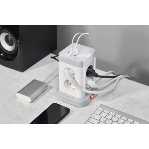 DOMINIC Удлинитель У08K 8 мест 2P+PE 1,5м 3х1,0мм2 16А/250В USB A+C 20Вт серый IEK DN-YP30-16-08-01-ZKU-K41