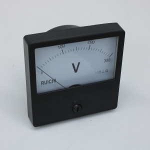 М42300     300В, Измерительная головка DCV 300V вертикального положения, класс точности 1,5