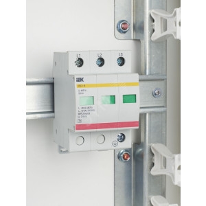 Ограничитель перенапряжения ОПС1-B 3P MOP20-3-B