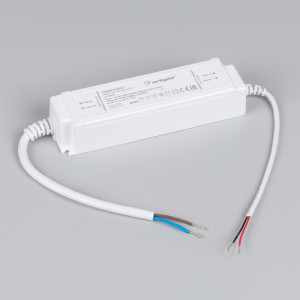 Блок питания ARPJ-SP-381050-PFC (40W, 19-38V, 1.05A) 037270, Источник тока с гальванической развязкой для светильников и мощных светодиодов. Входное напряжение 220-240 VAC. Выходные параметры: 19-38 В, 1050 mА, 40 Вт. Встроенный PFC >0.9. Герметичный пластиковый корпус IP 67. Габаритные размеры длина 150 мм, ширина