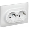 Изображение товара Розетка 2-местная с заземлением и защитными шторками IP20 белая IEK SK-R07W
