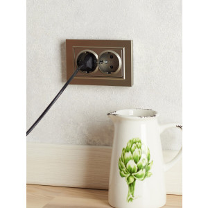 Розетка 2-м СП BRITE РСш12-3-БрШ 16А в сборе с заземл. защ. шторки шампань BR-R24-16-K37-F